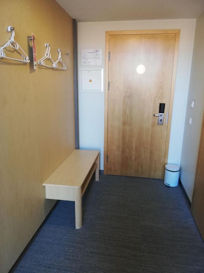 Zaliasis Slenis - Self Check-In Hotel - Free Parking Aukstkiemiai Exterior foto